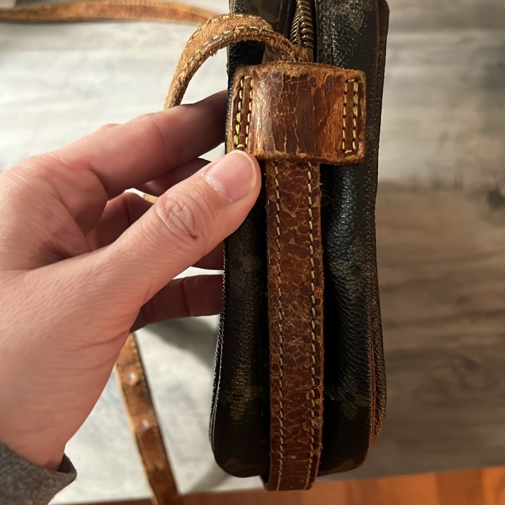 Vintage Louis Vuitton Crossbody (needs repairs) - Picture 13 of 16
